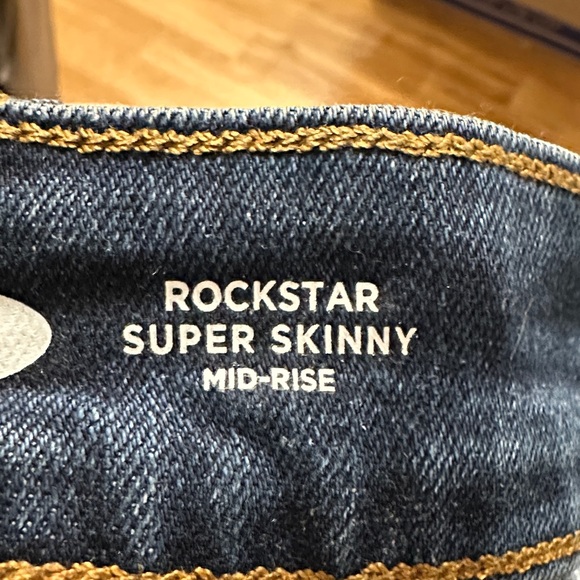 Old Navy Women's Rockstar Super Skinny Jeans - Picture 3 of 3